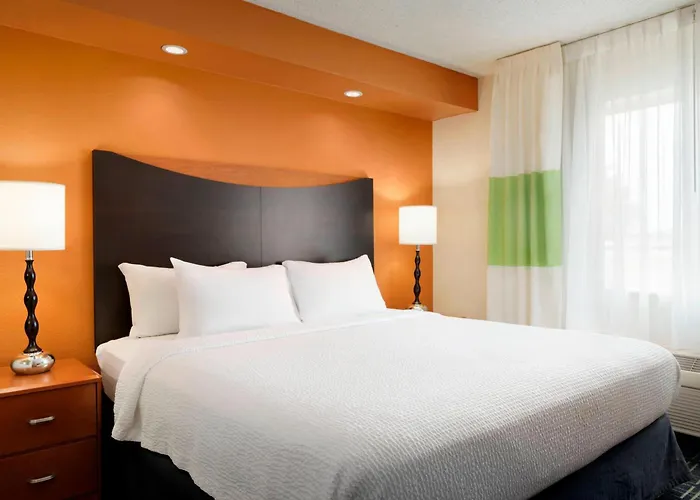 Hotel Fairfield & By Marriott 3*