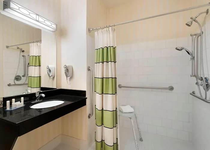 Hotel Fairfield & By Marriott