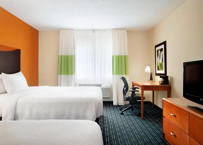 Hotel Fairfield & By Marriott