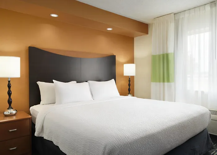 Fairfield & By Marriott 3* Champaign