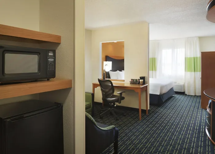 Hotel Fairfield & By Marriott