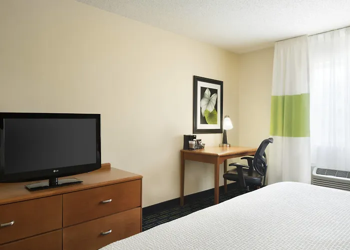 Fairfield & By Marriott Hotel Champaign