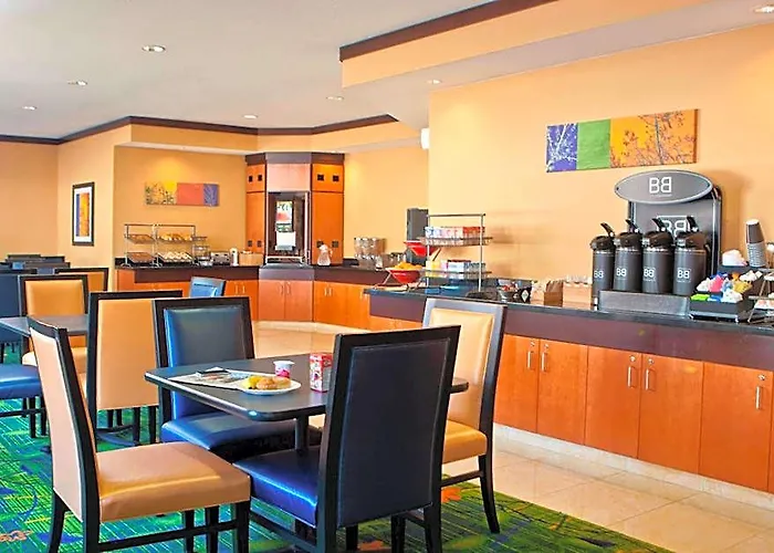 Hotel Fairfield & By Marriott 3*