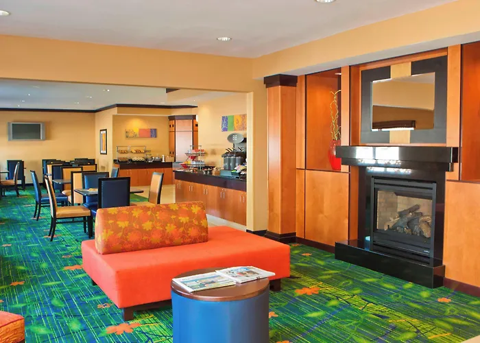 Fairfield & By Marriott 3* Шампейн