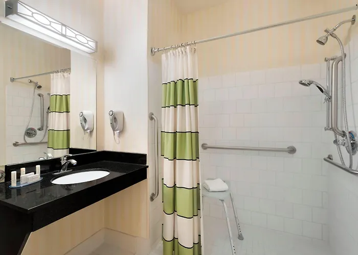 Отель Fairfield & By Marriott Шампейн