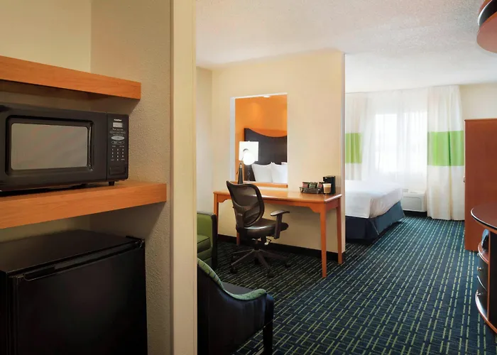 Hotel Fairfield & By Marriott