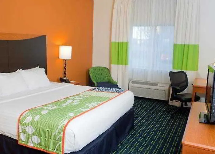Hotel Fairfield & By Marriott