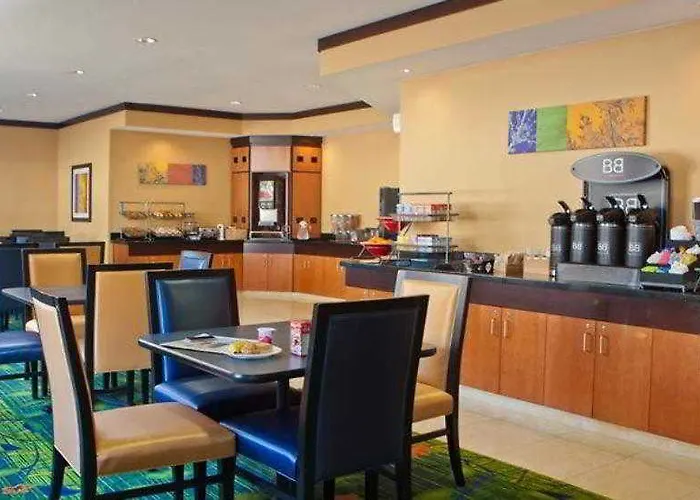 Fairfield & By Marriott Отель